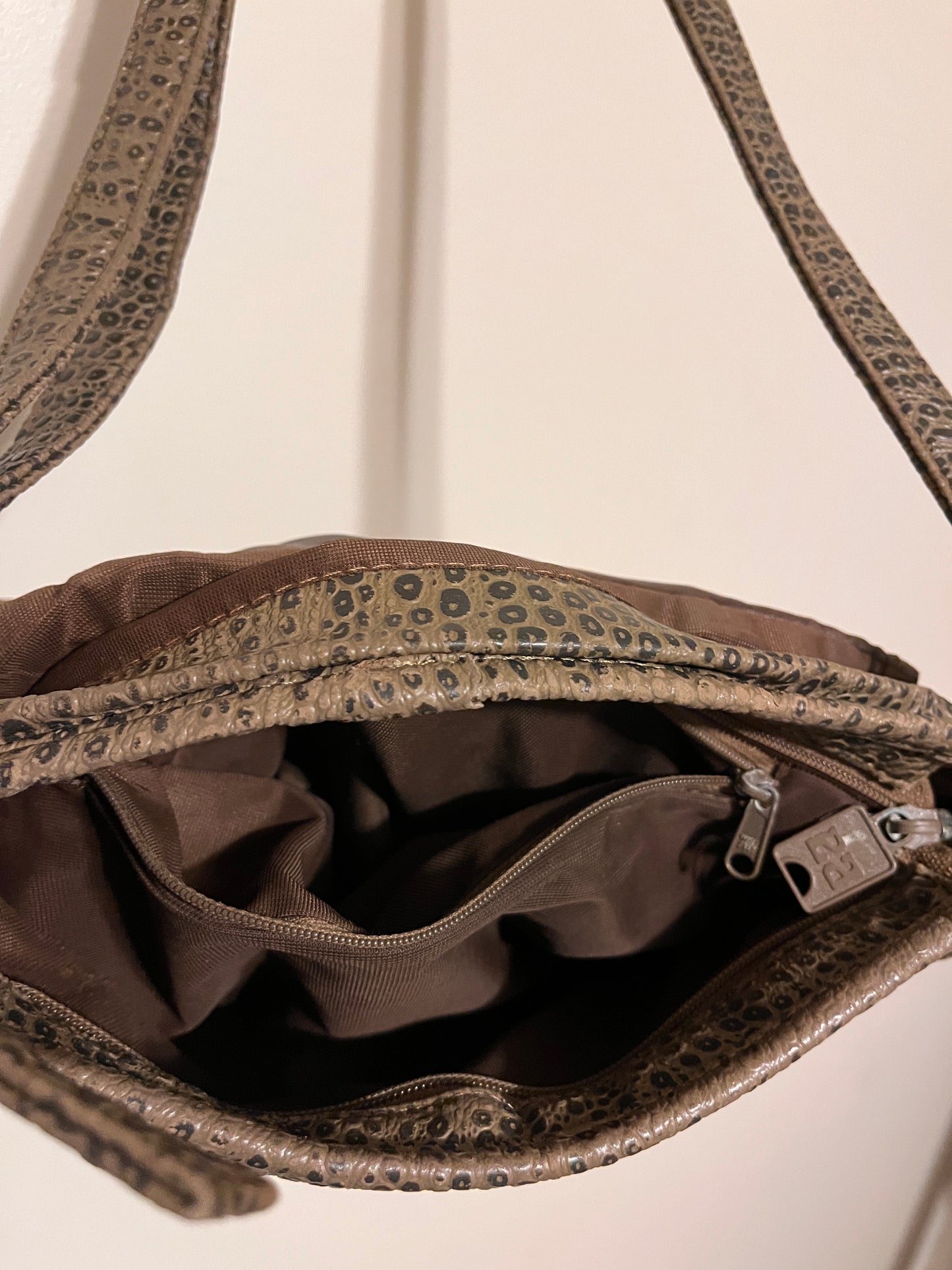 Vintage Elephant Nas Purse/ Handbag Authentic/ 100% Leather/ Minor Disclaimer-peeling