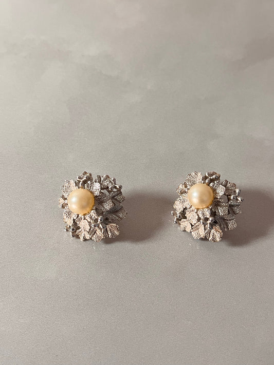 Vintage Trifari pearl clip-on earrings