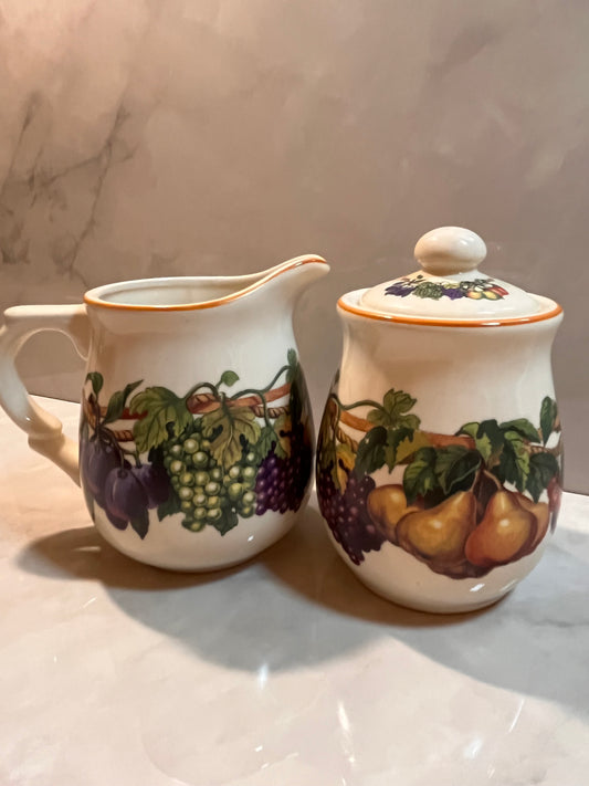 RARE FIND- VINTAGE, Kensington Garden Tea Collection Porcelain Enamel, Sugar Bowl & Creamer Set.